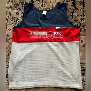 Vintage runner top